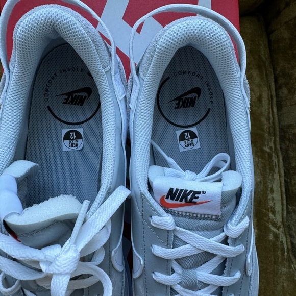 Nike Men's Light Gray and White Nike Waffle Debut Sneakers - Picture 6 of 7